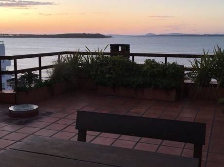 Apartamento Dúplex En La Península Con Magnífica Vista A La Bahía