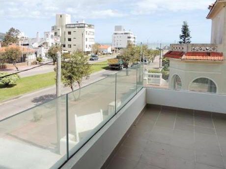 Apartamento En Piriápolis A 200 M De La Playa