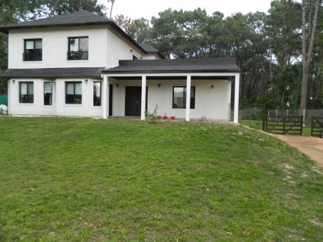 Punta Del Este, Casa Barrio Privado, Alquiler.