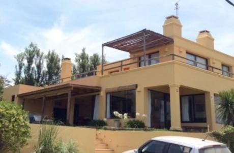 Casa Amplia Y Cómoda En El Chorro