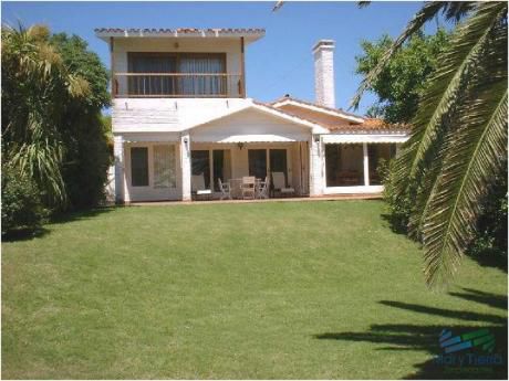 Muy Linda Casa En El Corazon De La Peninsula, Punta Del Este