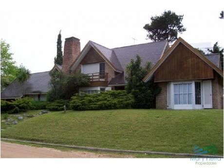 Casas En Playa Mansa
