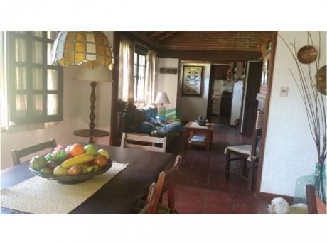 Casa De 3 Dormitorios En Alquiler A 2 Cuadras La Playa Brava, Punta Del Este.