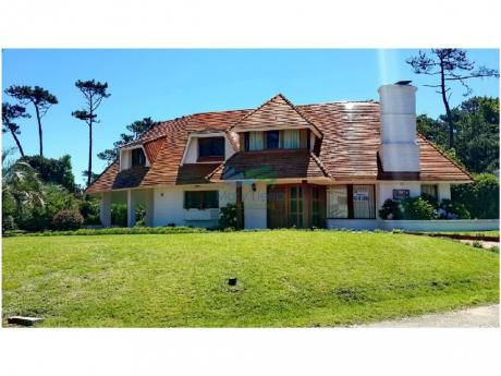 Hermosa Casa Zona Rincón Del Indio. A Una Cuadra Del Mar!!