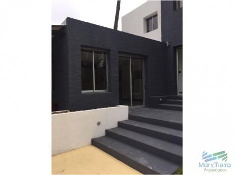 En Alquiler.. A Metros Del Mar.. Hermosa Casa Estilo Minimalista.