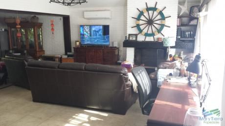 Casa Con Piscina En Venta Y Alquiler A 4 Cuadras De La Playa, Punta Del Este.