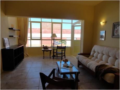 Apartamento De 3 Dormitorios En Alquiler En La Peninsula, Punta Del Este.