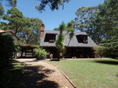 Casa En Solanas Country - Ref: Pb1880