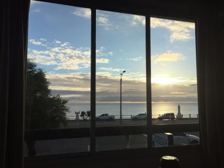 Apartamento Frente Al Mar (2 Dormitorios, 2 Baños, Garage), Excelente Vista!