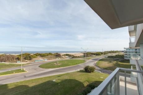 Apartamento En Alquiler 4 Dormitorios