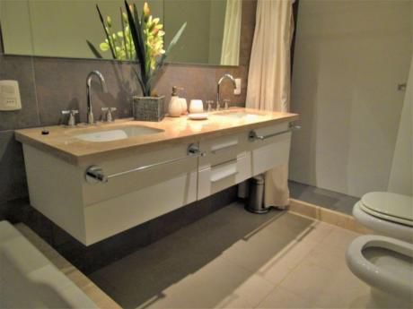 Apartamento En Alquiler 4 Dormitorios