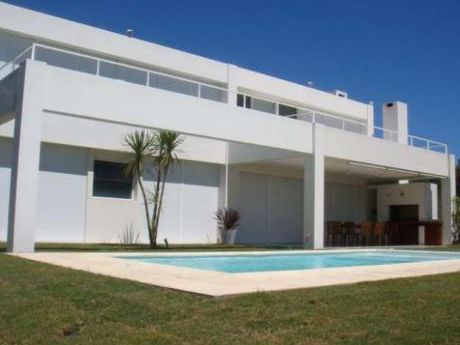 Casa En Alquiler 4 Dormitorios