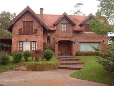 Casa En Alquiler 4 Dormitorios