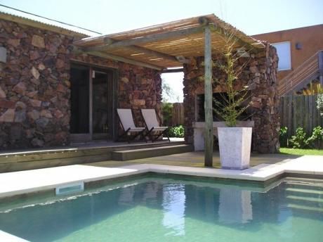 Punta Piedras. A Metros Del Mar. Detalles De Categorãa.