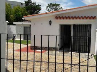 Casa En Alquiler 2 Dormitorios