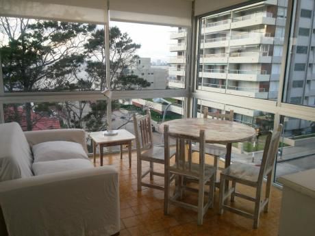 A Metros Del Deck Del Puerto, Muy Buena Vista!