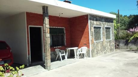 Casa 5 Ambientes, Parrillero, Amplio Fondo Arbolado