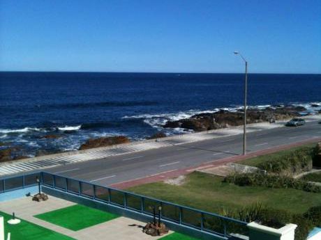 Frente Al Mar, Sobre La Brava
