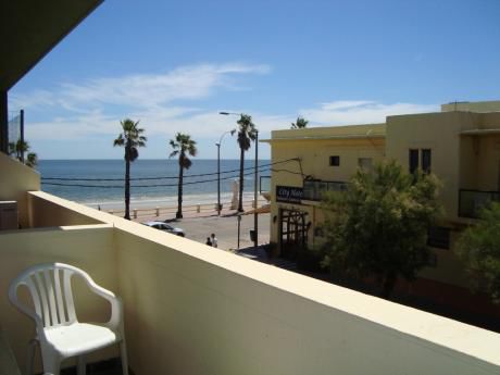 Apartamento Con Balcón Frente A La Rambla De Piriápolis, Dos