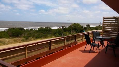 Excelente Apartamento Frente A La Playa En Alquiler