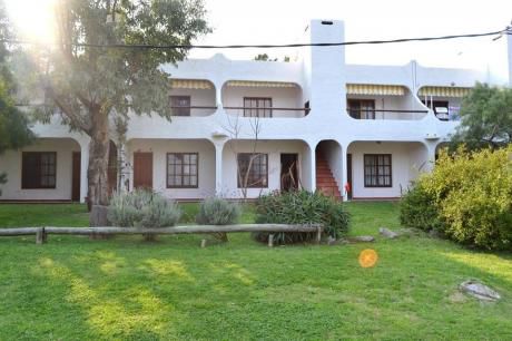 Apartamento Tipo Casa En Proa Al Mar-playahermosa-piriápolis