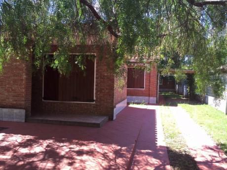 Para 12 Personas, En Zona Residencial De Piriapolis.