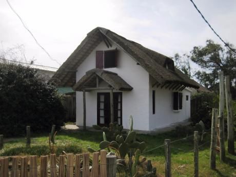 Guyunusa Muy Buena Y Confortable Casa A 180 Mts De La Playa.