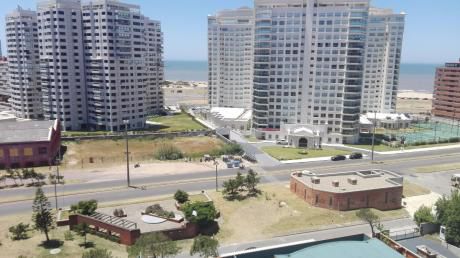 Apto. Edf. Vanguardia 2 Dormitorios Piso 9 Parada 1 Mansa