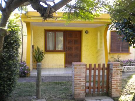 Casa 3 Dormitorios, Parrillero, Garage, Zona Muy Tranquila.