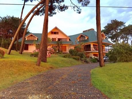 Gran Challet Con Vista Al Mar 5 De Los Dormitorios En Suite