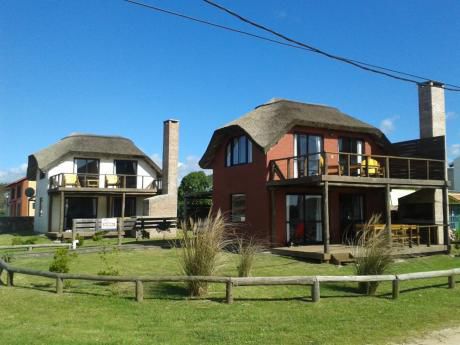 2 Casas En Rocha Aguas Dulces Nuevas Frente A La Playa