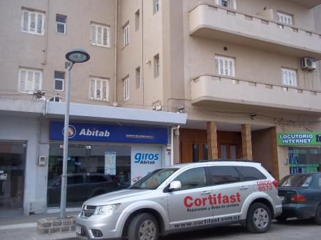 Apartamento En Piriápolis A 20 Mts. De La Playa