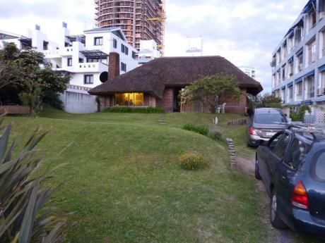 Excelente Ubicación, Metros Del Mar,conrad,p.shopping U$s 90