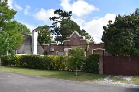 Excelenta Casa Proxima Punta Del Este, Lindo Barrio Jardin