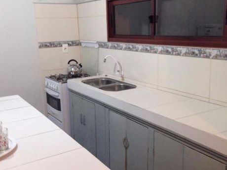 Comoda Casa - 2 Cuartos Y 1 Baño