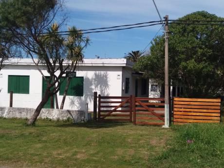 Casa Con 4 Ambientes, Baño, Cocina. Capacidad P/7 Personas