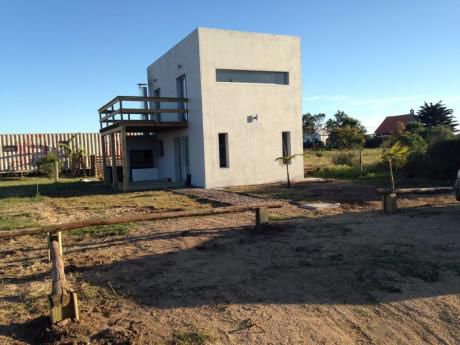 Casa A Estrenar A 1 Cuadra De La Playa - Punta Negra