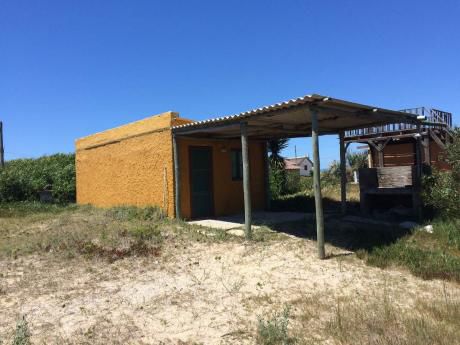 Alquilo / Vendo Casa En Aguas Dulces 50 M De La Playa