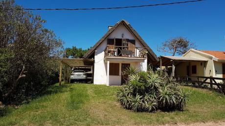 Preciosa Casa En Punta Del Diablo - Libre A Partir Del 7/1