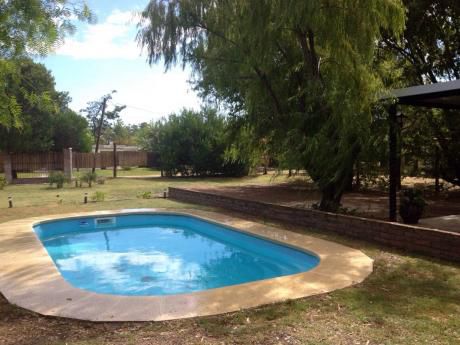 Casa Con Piscina En Las Toscas