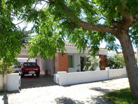 Hermosa Casa A 100 Mts De La Playa En Costa Azul