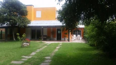 Amplio Chalet En Punta Del Este Con Piscina