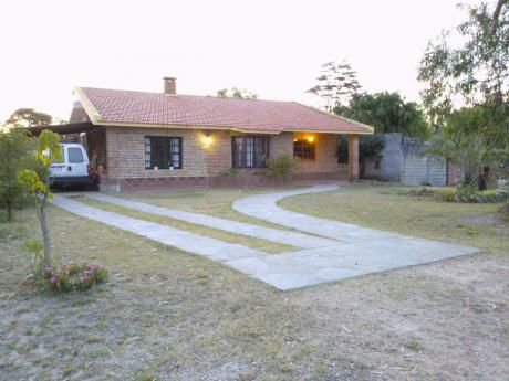Amplio Chalet En Bello Horizonte.