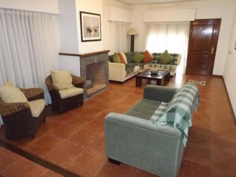 Muy Cómoda Casa Cerca Del Mar!
