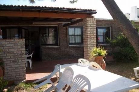 Casa Frente A La Playa De Piriapolis Para 8 Pers.parque