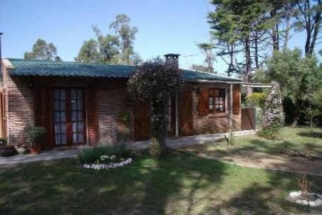 Casa En La Floresta, Cerca De La Playa, Muy Cómoda.