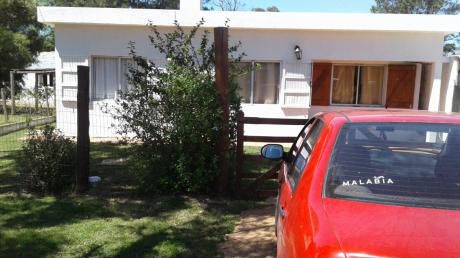 Casa Con 3 Ambientes Y Un Baño Parrillero Techado, Fondo ..
