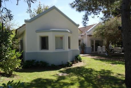 Casa De 4 Ambientes Y 4 Baños
