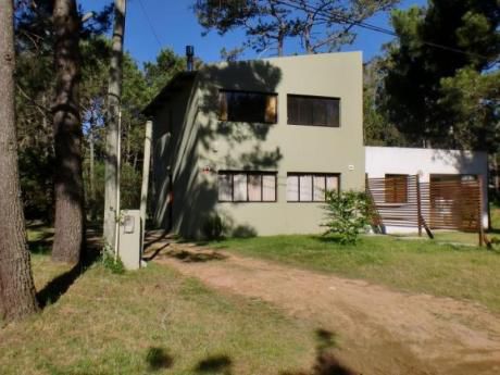 Casa En Alquiler La Paloma Barrio Country 3 Cuartos
