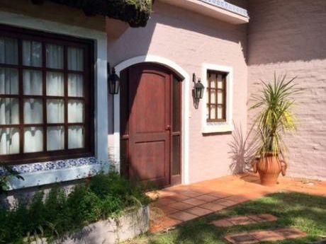 Casa Hermosa En Rincón Del Indio, Parada 24 De La Brava